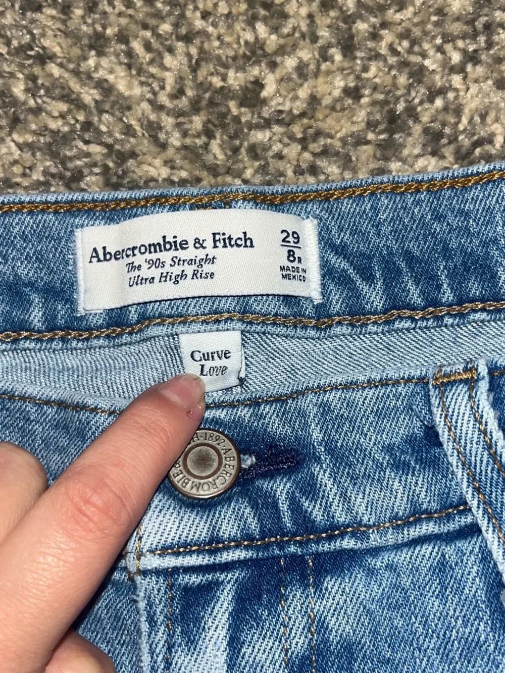 Abercrombie & Fitch The 90’s Straight Ultra High Waisted Jeans